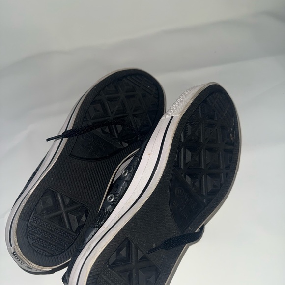Converse Chuck Taylor Size 9 - Picture 4 of 5